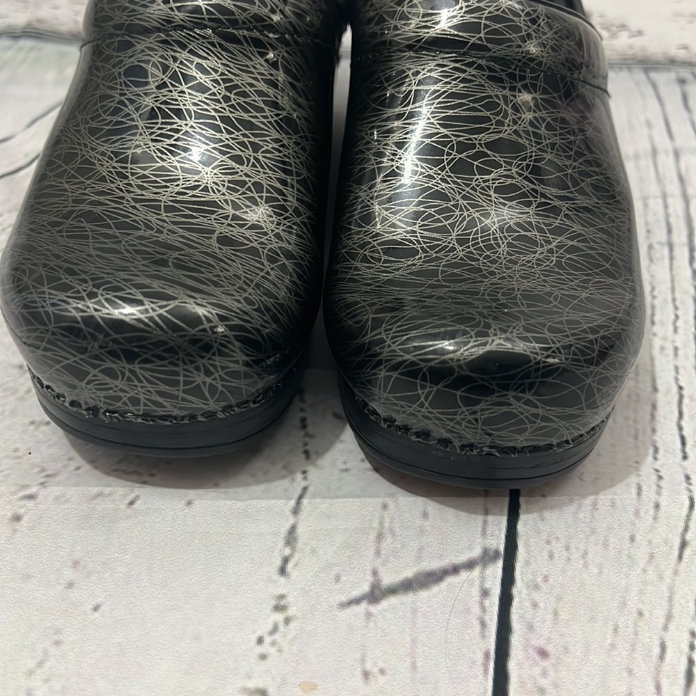 Dansko Gorgeous Like New Classic Clogs - image 3